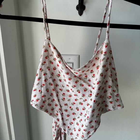 Audrey 3+1 White and Pink Crop Top with tying strap - Picture 3 of 5